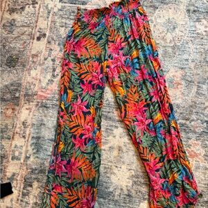 NWOT Tropical Floral Women's Swimsuit Cover🌊